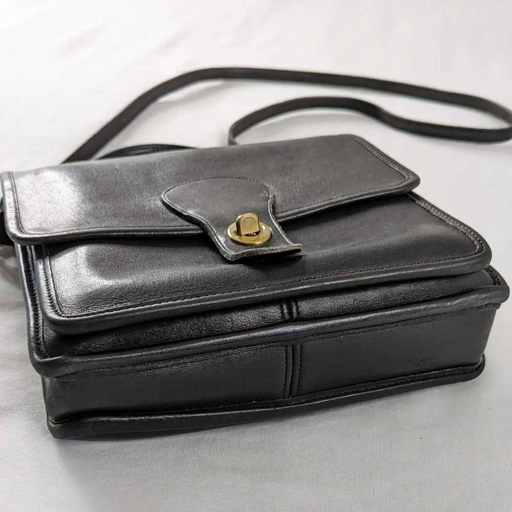 VTG Coach Station Bag Black Leather Crossbody Purse - Picture 2 of 14